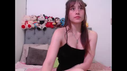 Snapshot of sweethoney22_ chatting on 4, 2, 2025 Sabrina y Eliot online show from 4, 2, 2025