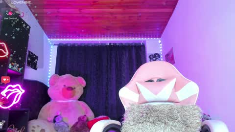   online show from 7, 2, 2025