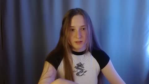 Snapshot of sweetie_lover chatting on 6, 8, 2026 Annie online show from 6, 8, 2026