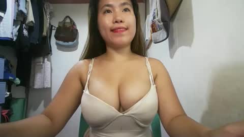 Snapshot of sweetie_trishiaxx chatting on 28, 5, 2026 Your GoodGirlSweet trish online show from 28, 5, 2026