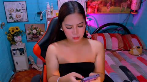 Nicole online show from 2, 2, 2025