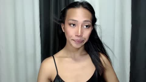 Snapshot of sweetiie_caren chatting on 17, 1, 2025 CAREN online show from 17, 1, 2025
