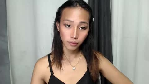 Snapshot of sweetiie_caren chatting on 28, 1, 2025 CAREN online show from 28, 1, 2025