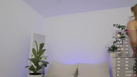 Snapshot of sweetkira1 chatting on 13, 9, 2025 SweetKira1 online show from 13, 9, 2025