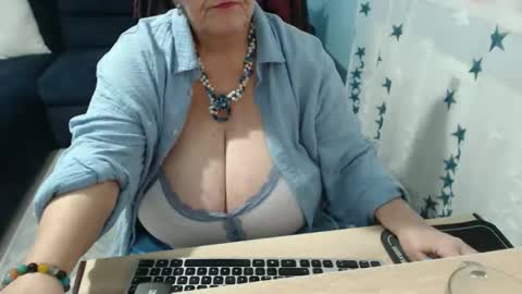 Snapshot of sweetladyrebeka chatting on 9, 10, 2025 Rebeka online show from 9, 10, 2025