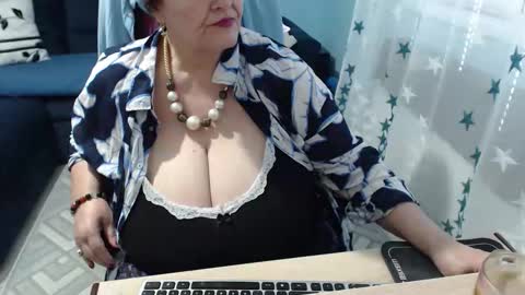 Snapshot of sweetladyrebeka chatting on 3, 5, 2026 Rebeka online show from 3, 5, 2026