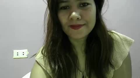 Snapshot of sweetliza20 chatting on 22, 10, 2025 Liz online show from 22, 10, 2025