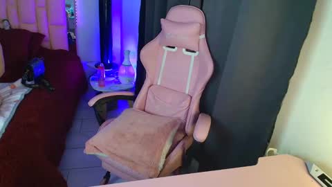 SweetLune online show from 5, 1, 2025