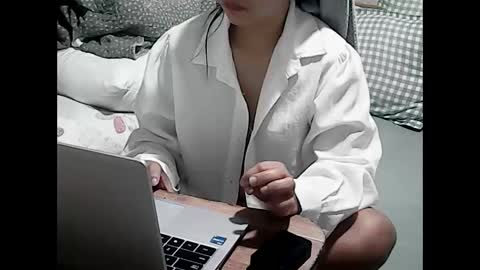 Snapshot of sweetlyraa chatting on 17, 3, 2026 SexyPInay with small tits online show from 17, 3, 2026