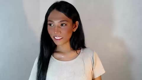 Snapshot of sweetmorena_xox chatting on 18, 10, 2025 Nia online show from 18, 10, 2025