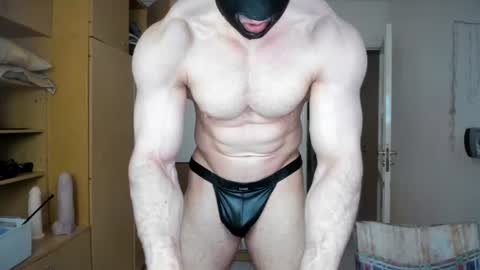 Snapshot of sweetmuscles_boy chatting on 17, 7, 2026 Lorenzo online show from 17, 7, 2026