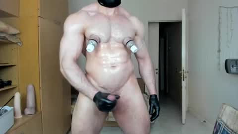 Snapshot of sweetmuscles_boy chatting on 21, 7, 2026 Lorenzo online show from 21, 7, 2026