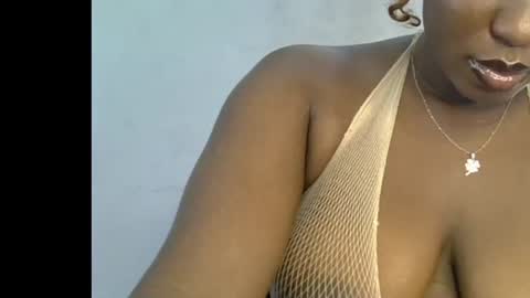 Snapshot of sweetpetitgirl chatting on 7, 6, 2026 LILY BRANDY online show from 7, 6, 2026