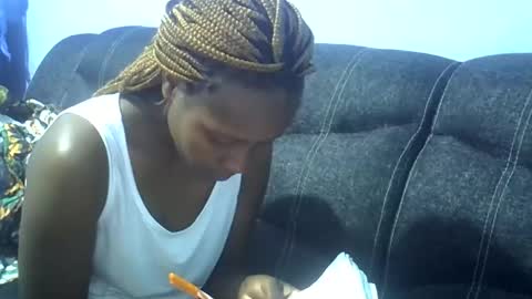 Snapshot of sweetqueen20 chatting on 5, 5, 2026 queen online show from 5, 5, 2026