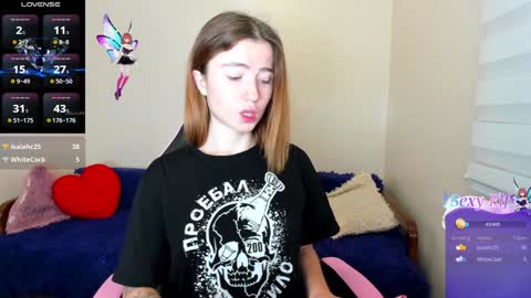 Snapshot of sweets_alma chatting on 25, 12, 2024 sweets_alma online show from 25, 12, 2024