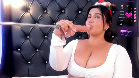 Snapshot of sweett_katty_ chatting on 2, 12, 2024 1430 - 22-00 online show from 2, 12, 2024