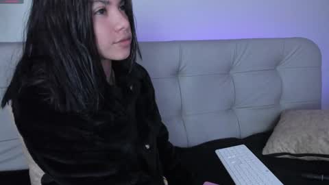 Snapshot of sweett_petite chatting on 16, 12, 2024 online show from 16, 12, 2024