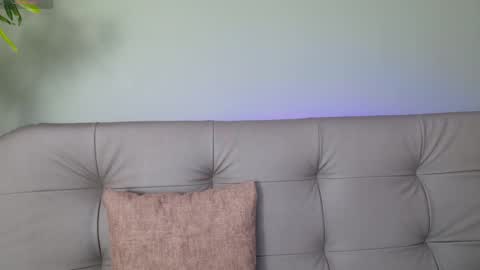 Snapshot of sweett_petite chatting on 27, 2, 2025 online show from 27, 2, 2025