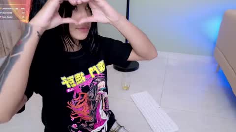 Snapshot of sweett_petite chatting on 7, 3, 2025 online show from 7, 3, 2025