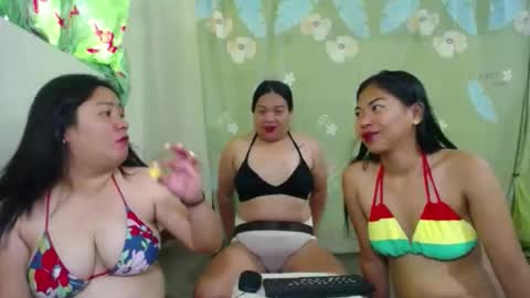 mia and luna online show from 10, 4, 2026