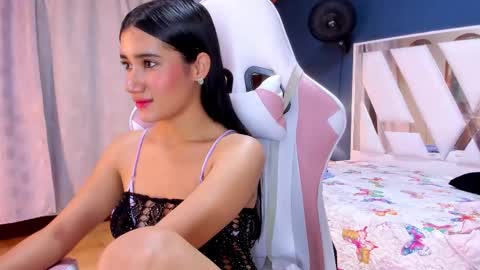 Snapshot of sweettyalondra chatting on 2, 3, 2025 ALONDRA online show from 2, 3, 2025