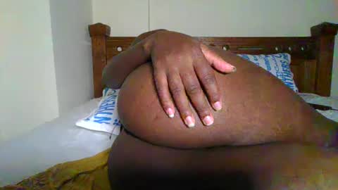 Snapshot of sweetvixen_ chatting on 3, 12, 2024 Cute vixen online show from 3, 12, 2024