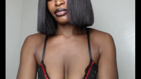 sweetxxboobsx online show from 4, 11, 2025