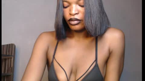 sweetxxboobsx online show from 19, 4, 2026