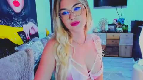 Snapshot of swetkatie chatting on 9, 12, 2024 Ecaterina online show from 9, 12, 2024