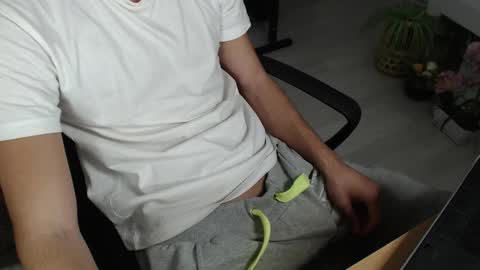 Snapshot of swetlittleboy4u chatting on 25, 9, 2025 SwetLittleBoy4u online show from 25, 9, 2025