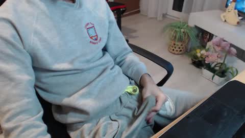 Snapshot of swetlittleboy4u chatting on 1, 10, 2025 SwetLittleBoy4u online show from 1, 10, 2025