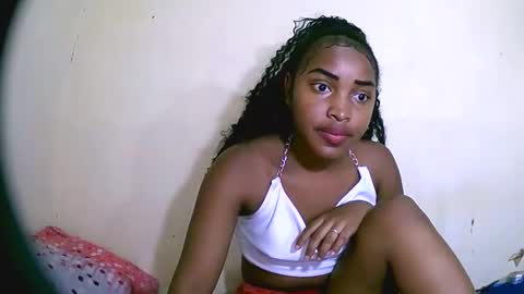 Snapshot of sylviasexy27 chatting on 4, 12, 2024 sylviasexy27 online show from 4, 12, 2024