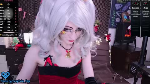 Snapshot of sylvie_fey chatting on 19, 12, 2024 Sylvie online show from 19, 12, 2024