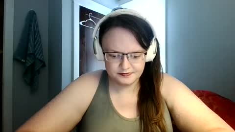 Snapshot of sylviexxxfun chatting on 24, 7, 2026 sylviexxxfun online show from 24, 7, 2026