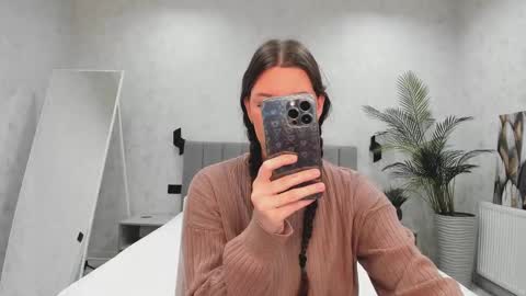 Mila online show from 16, 2, 2026