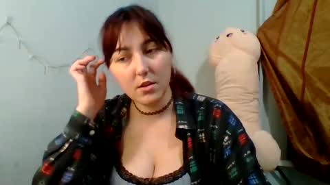 Snapshot of syssipisi chatting on 28, 9, 2025 Sarah online show from 28, 9, 2025