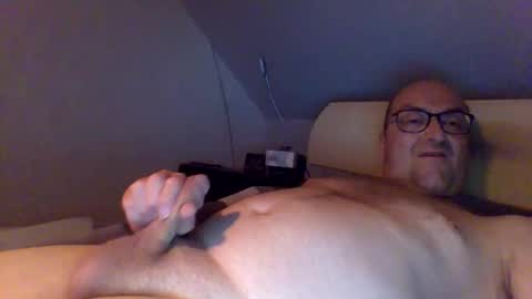 Snapshot of t0815 chatting on 10, 4, 2026 t0815 online show from 10, 4, 2026