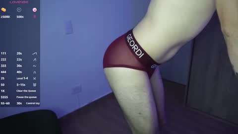 Snapshot of t0ny_wylie chatting on 23, 12, 2024 t0ny_wylie online show from 23, 12, 2024