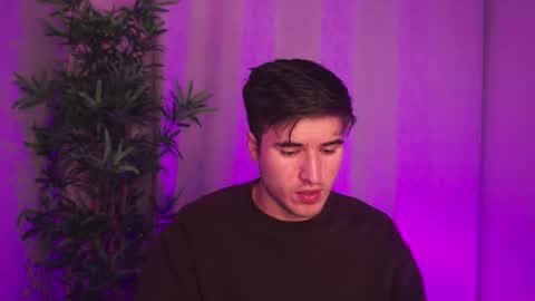 Snapshot of t0ny_wylie chatting on 11, 11, 2025 t0ny_wylie online show from 11, 11, 2025