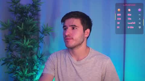 Snapshot of t0ny_wylie chatting on 17, 11, 2025 t0ny_wylie online show from 17, 11, 2025