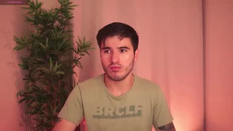 Snapshot of t0ny_wylie chatting on 19, 11, 2025 t0ny_wylie online show from 19, 11, 2025