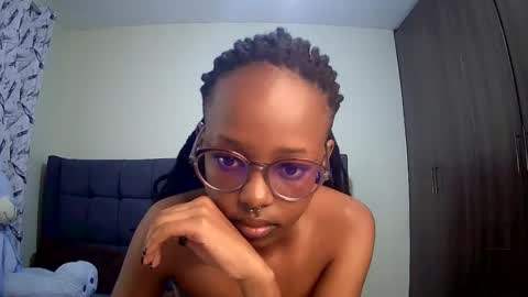 Snapshot of t_okyo chatting on 5, 2, 2025 TOKYO online show from 5, 2, 2025