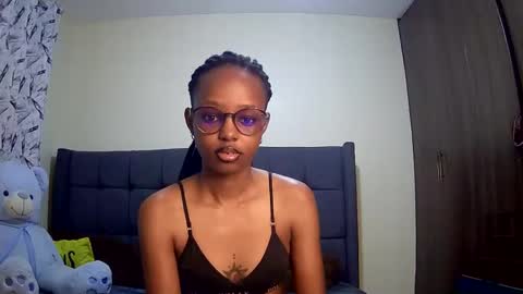 Snapshot of t_okyo chatting on 7, 2, 2025 TOKYO online show from 7, 2, 2025