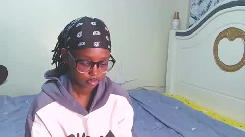 Snapshot of t_okyo chatting on 19, 9, 2025 TOKYO online show from 19, 9, 2025