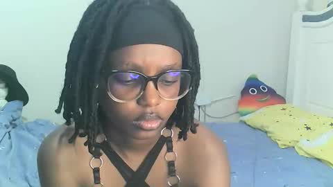 Snapshot of t_okyo chatting on 21, 10, 2025 TOKYO online show from 21, 10, 2025