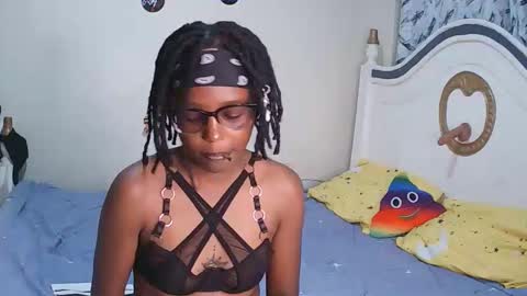 Snapshot of t_okyo chatting on 12, 11, 2025 TOKYO online show from 12, 11, 2025