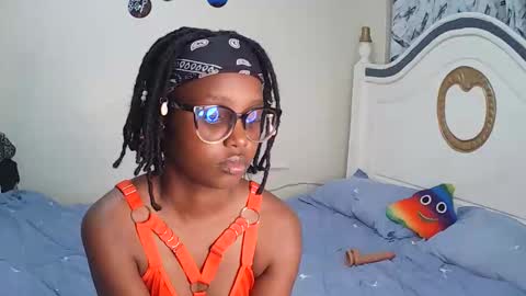 Snapshot of t_okyo chatting on 14, 11, 2025 TOKYO online show from 14, 11, 2025