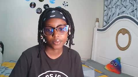 Snapshot of t_okyo chatting on 18, 12, 2025 TOKYO online show from 18, 12, 2025