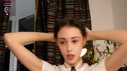 Snapshot of t_tragedienne chatting on 27, 10, 2025 Heeey im Helena3 -- fav555100333 -- pvts only premium and after my public show 3 online show from 27, 10, 2025