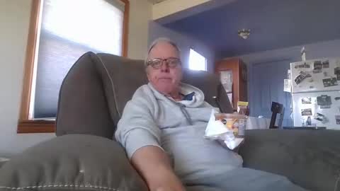 tacrunner66_ online show from 8, 4, 2026